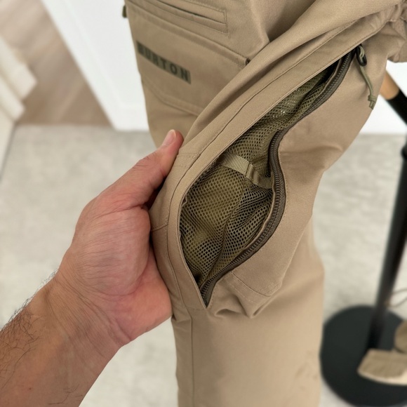 Men's Burton Cargo 2L Pants (Short) - Picture 10 of 13